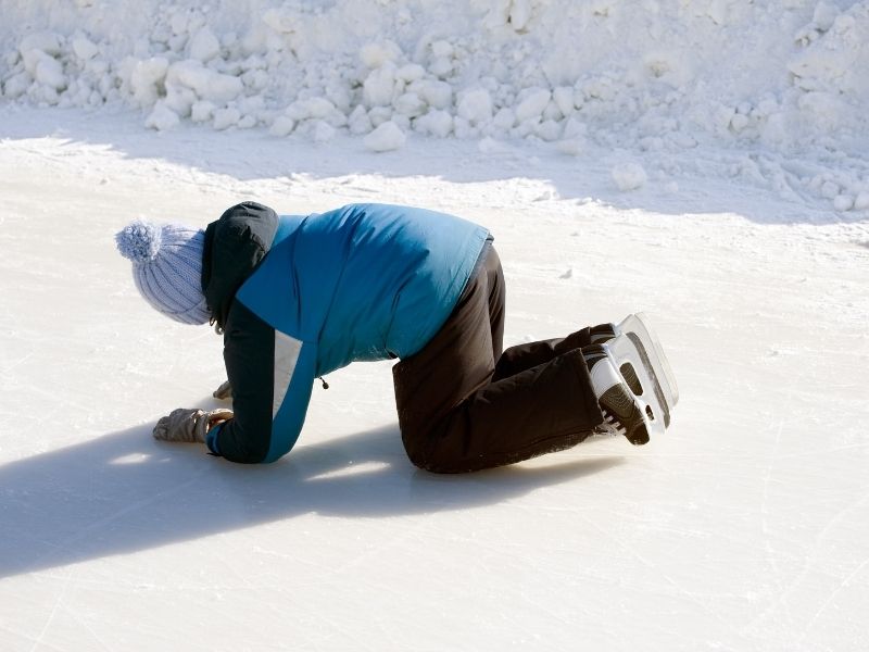 chute patin a glace danger